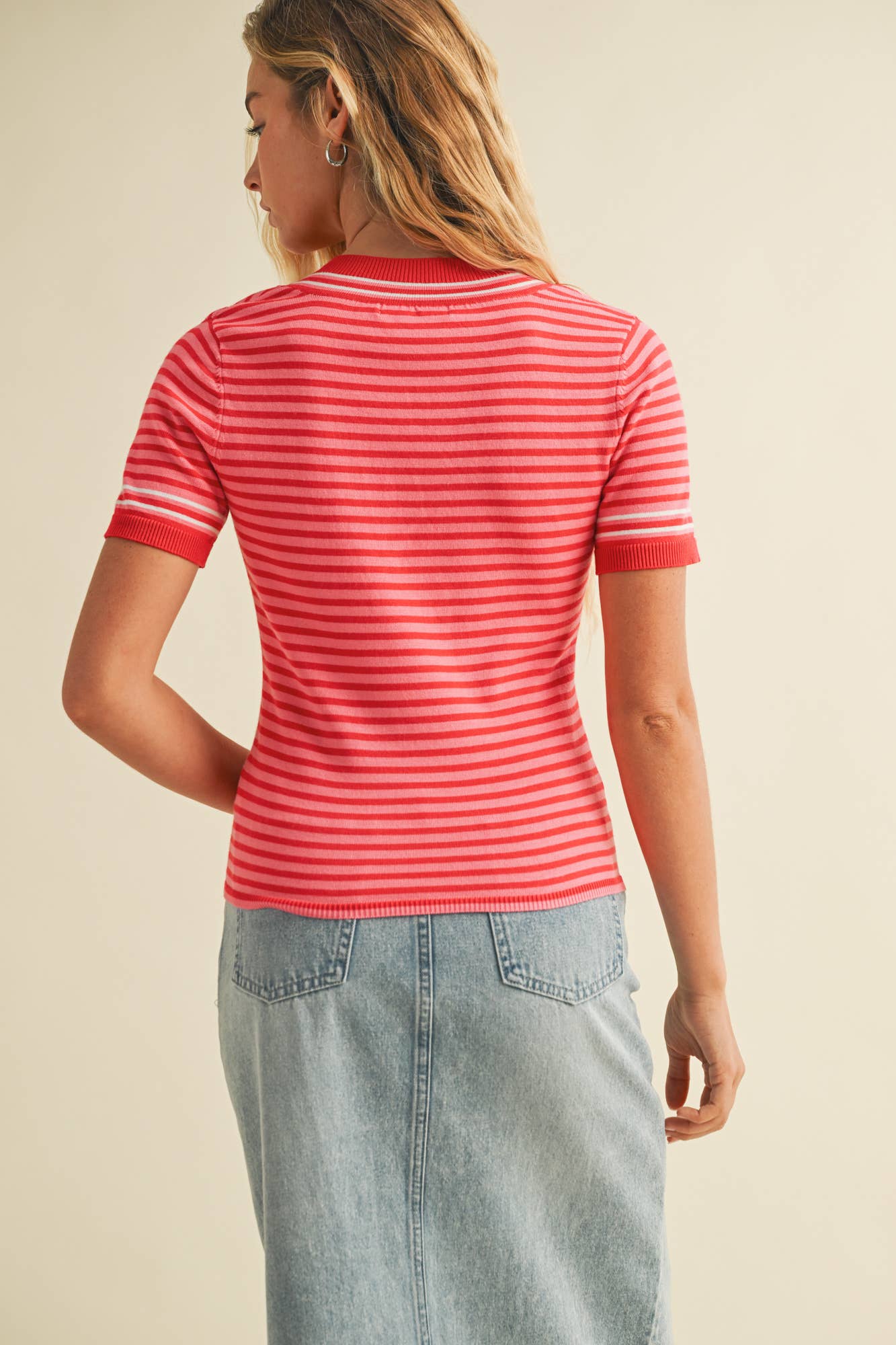 ROUND NECK STRIPED SWEATER TOP