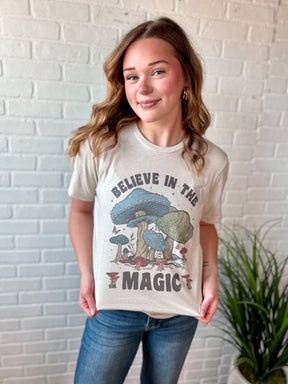 Magic Mushroom Graphic Tee: M
