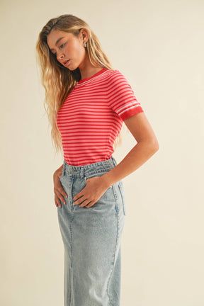 ROUND NECK STRIPED SWEATER TOP