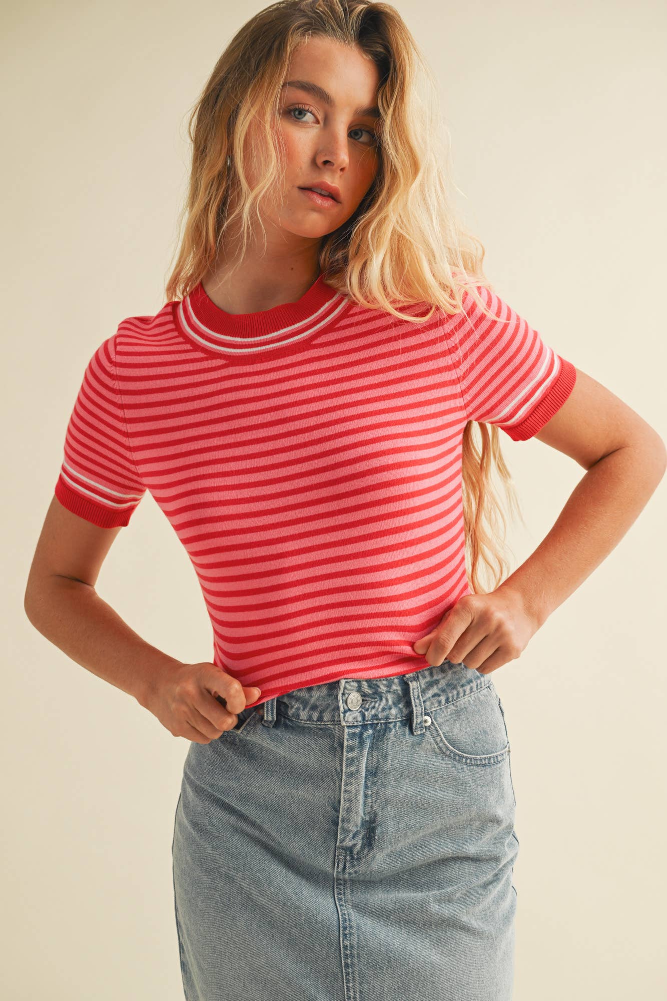 ROUND NECK STRIPED SWEATER TOP